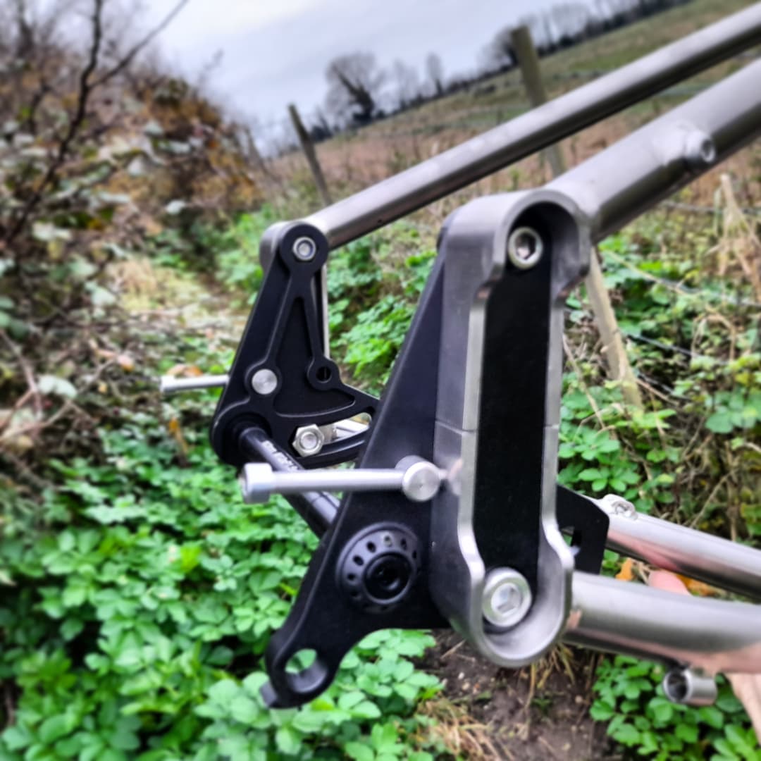 Splitting the RocknRollout Dropout for Carbondrive Belts