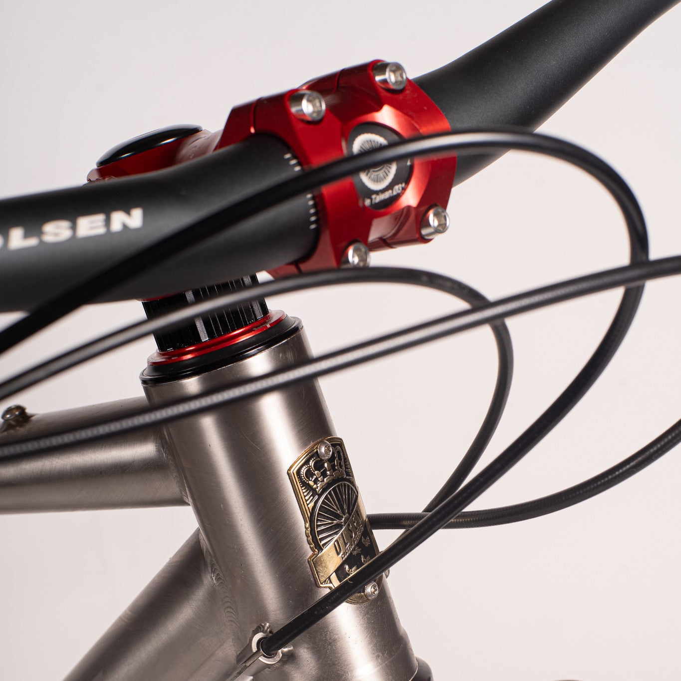 Eight Bells - Pinion Titanium Bike Builder
