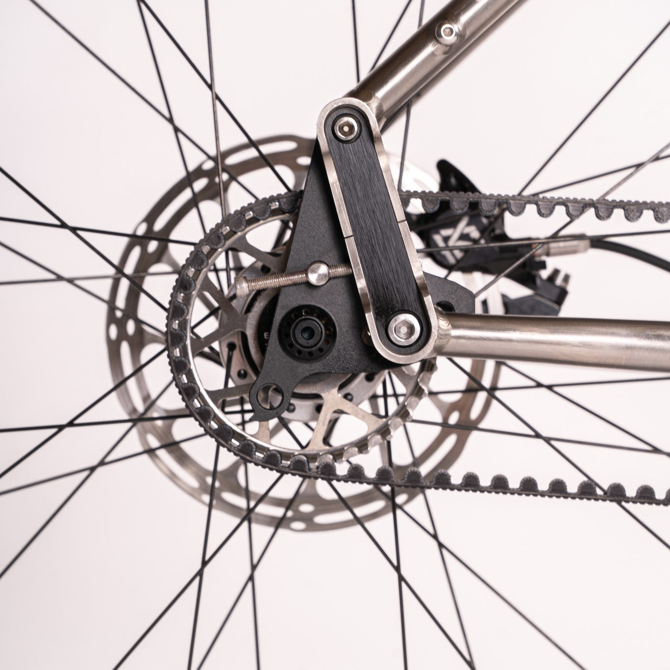 Eight Bells - Pinion Titanium Bike Builder
