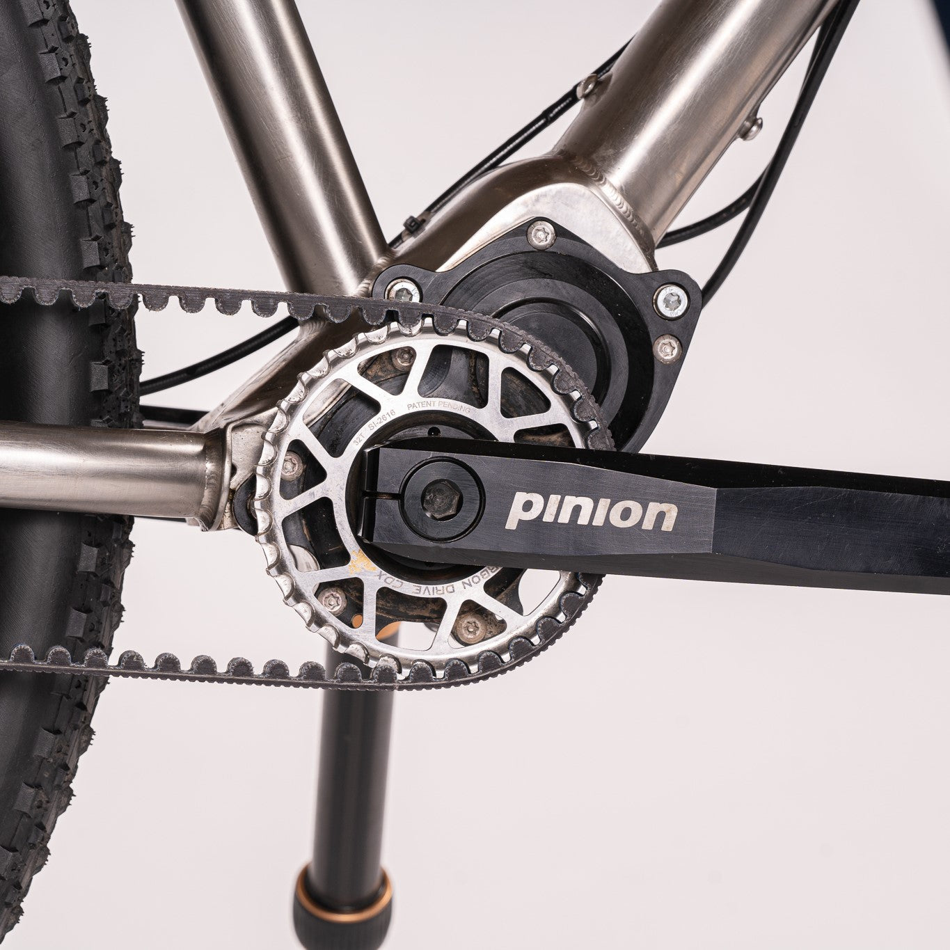 Eight Bells - Pinion Titanium Bike Builder