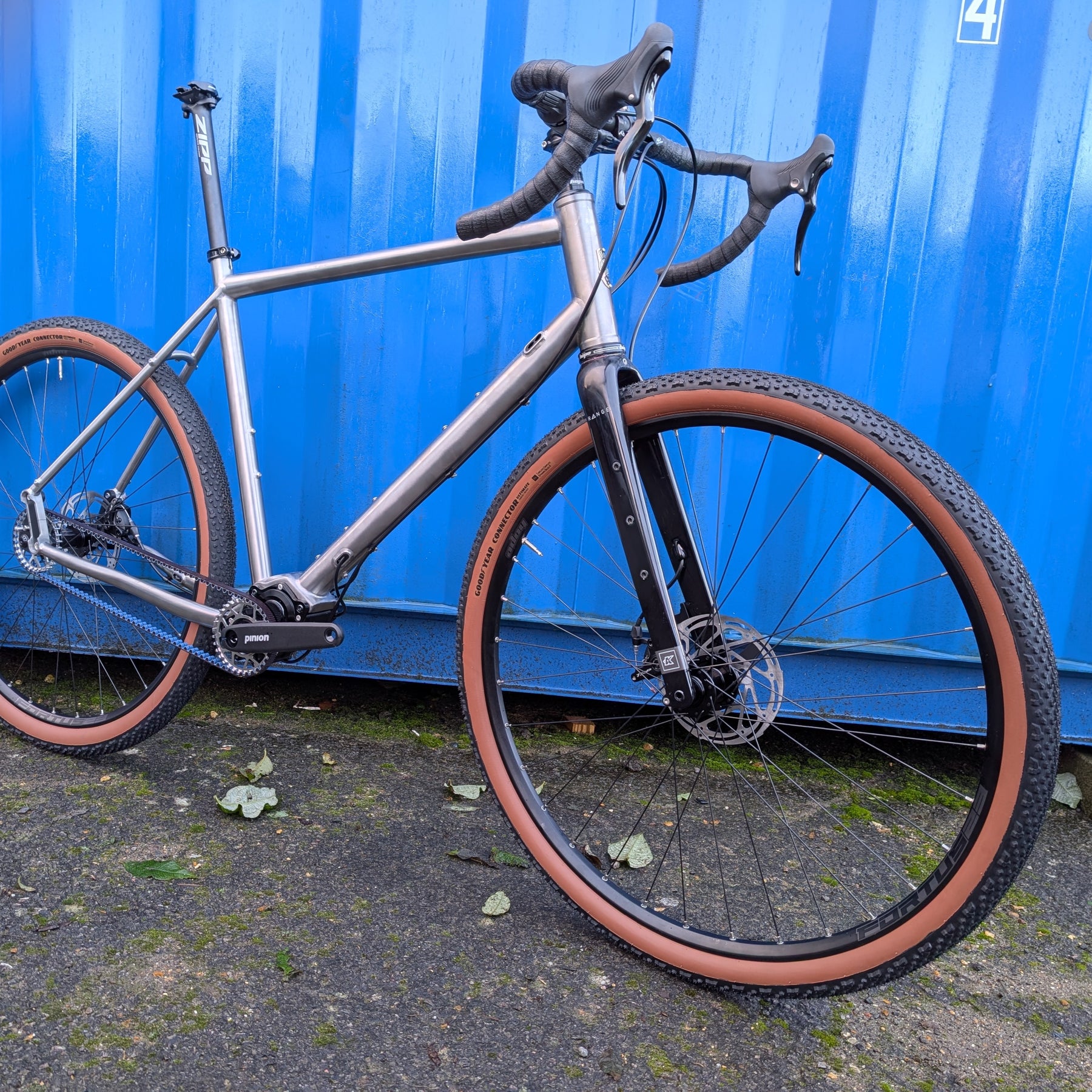 wooden gravel bike Eight Bells Pinion GearBox